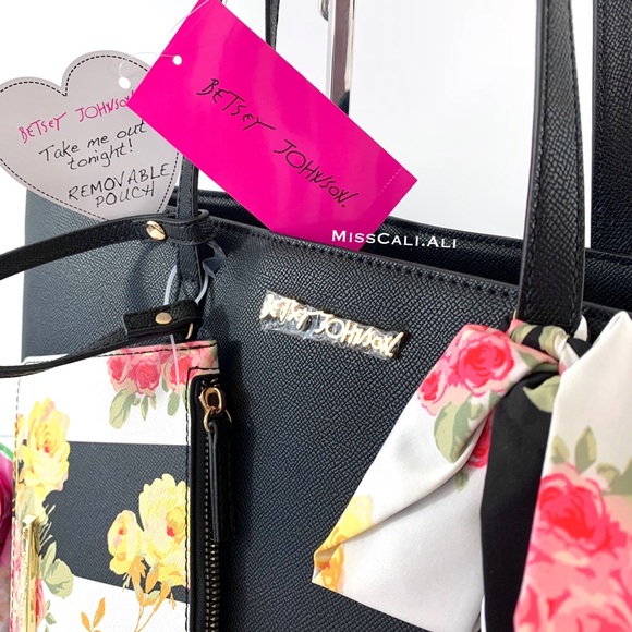 Betsey Johnson Black Tote Bag + Wristlet Set - Picture 3 of 9